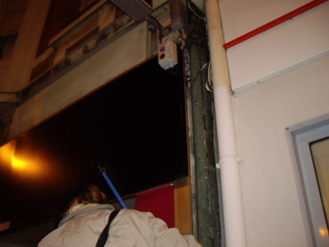 20110129-DecroissanceLensOperationNeons-06.jpg 