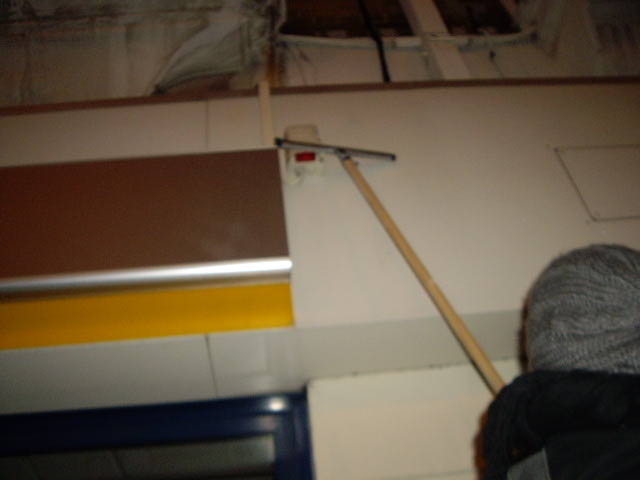 20110129-DecroissanceLensOperationNeons-14.jpg 