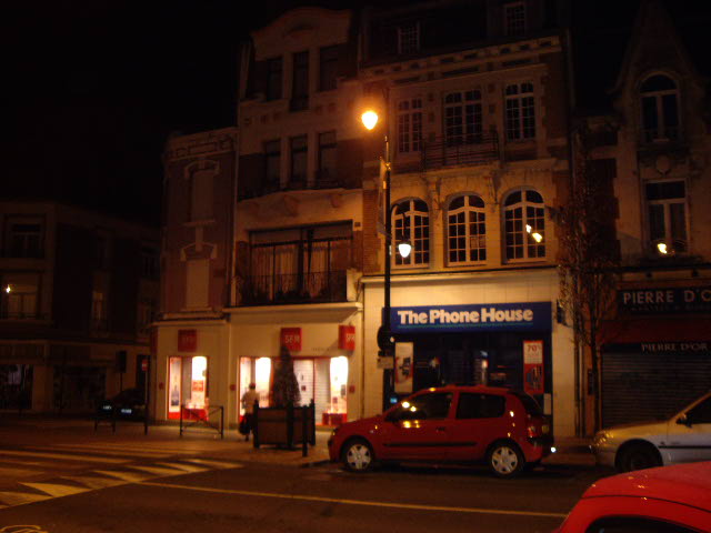 20110129-DecroissanceLensOperationNeons-39.jpg 