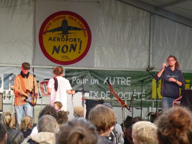 201207-OC62-NotreDameDesLandes-015.jpg 