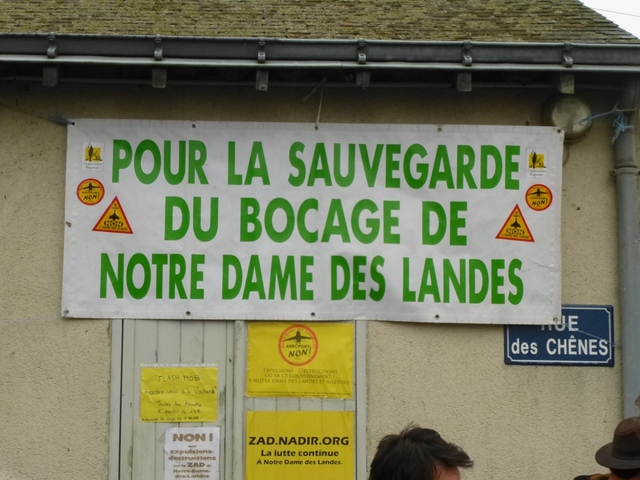 20121117-ManifReoccupationNotreDameDesLandes-031.jpg 