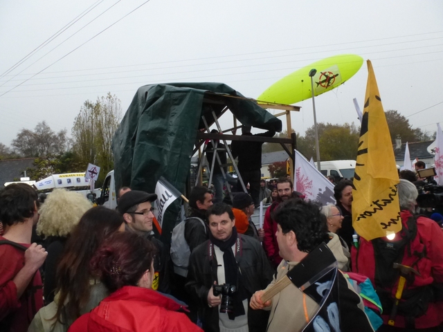 20121117-ManifReoccupationNotreDameDesLandes-052.jpg 