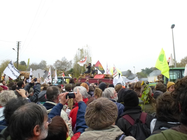 20121117-ManifReoccupationNotreDameDesLandes-097.jpg 