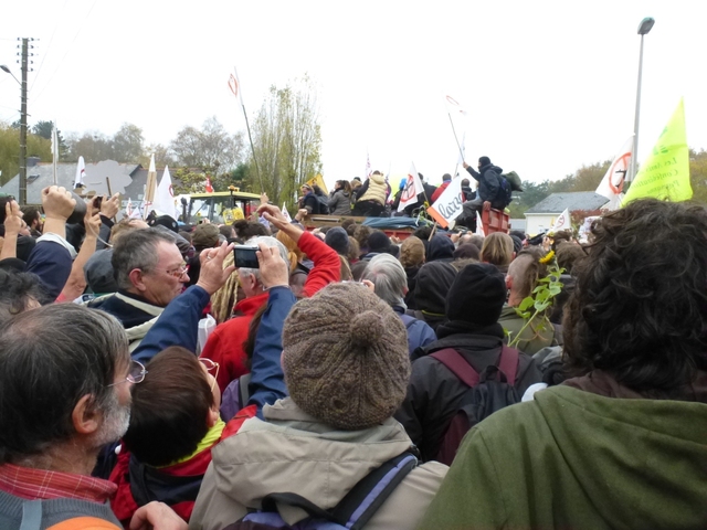 20121117-ManifReoccupationNotreDameDesLandes-098.jpg 