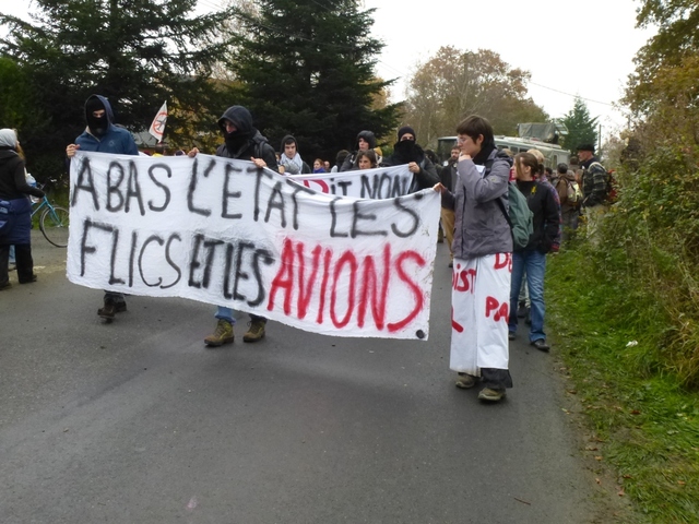 20121117-ManifReoccupationNotreDameDesLandes-119.jpg 