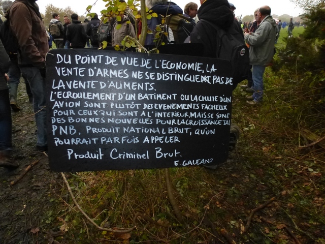 20121117-ManifReoccupationNotreDameDesLandes-141.jpg 