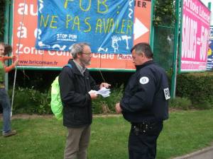 Didier Gayant à Saint-Omer : action anti-pub