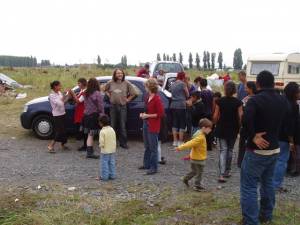 Distribution alimentaire sur les camps de Rroms